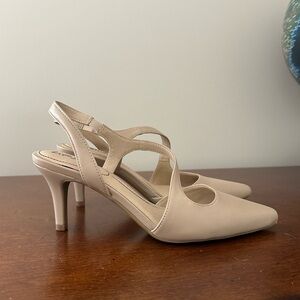 Life Stride Tan Slingback Heels